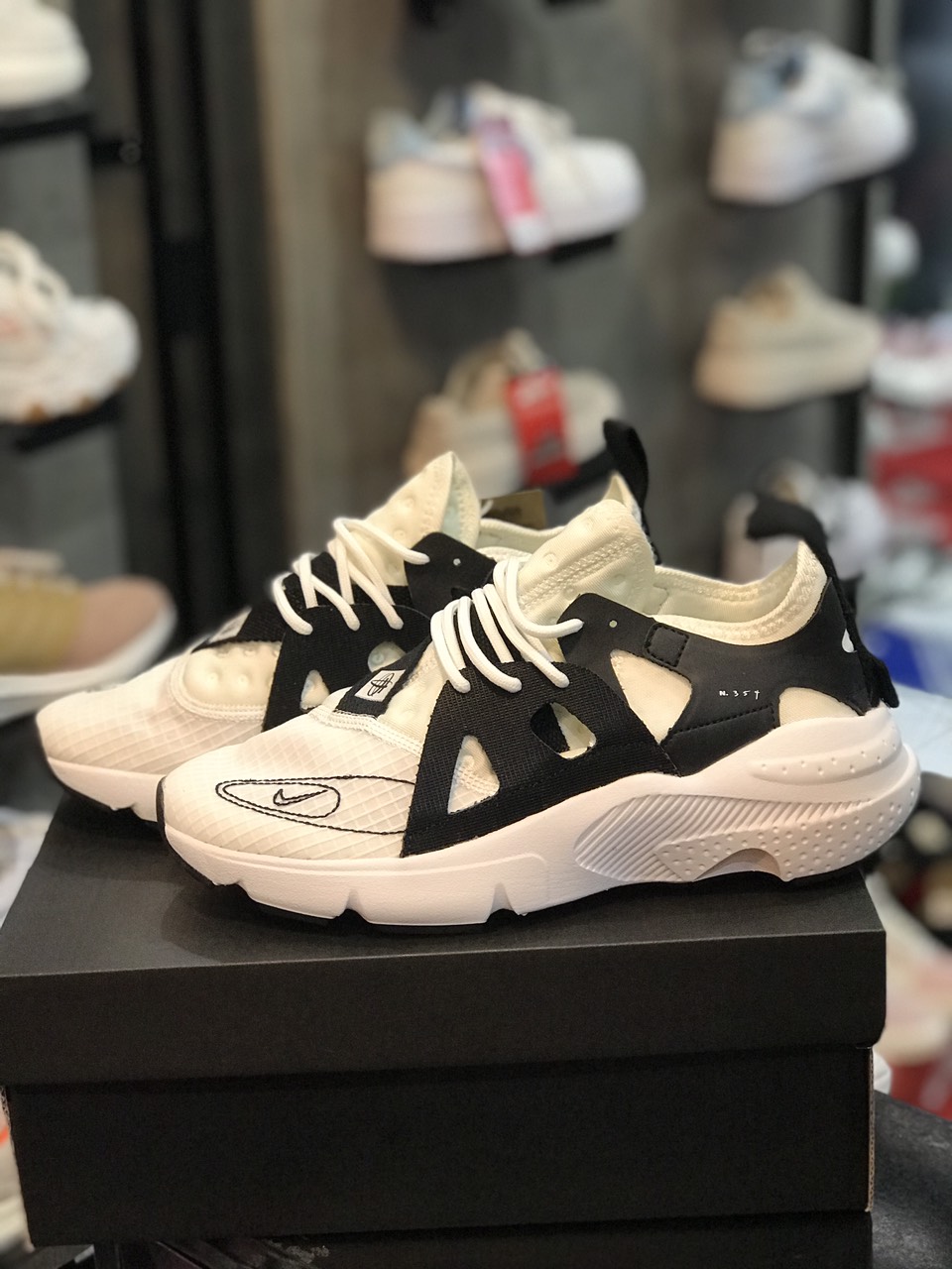 giày Nike Huarache type màu trắng