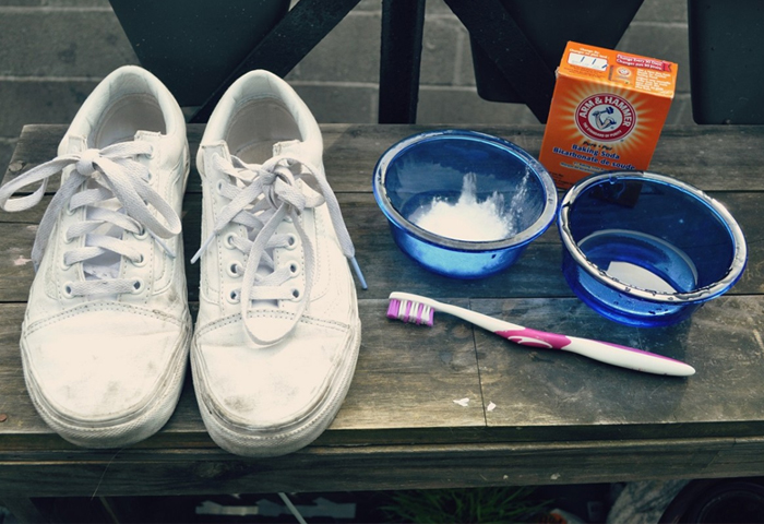 cách vệ sinh giày, cách tẩy trắng giày, cách làm sạch giày