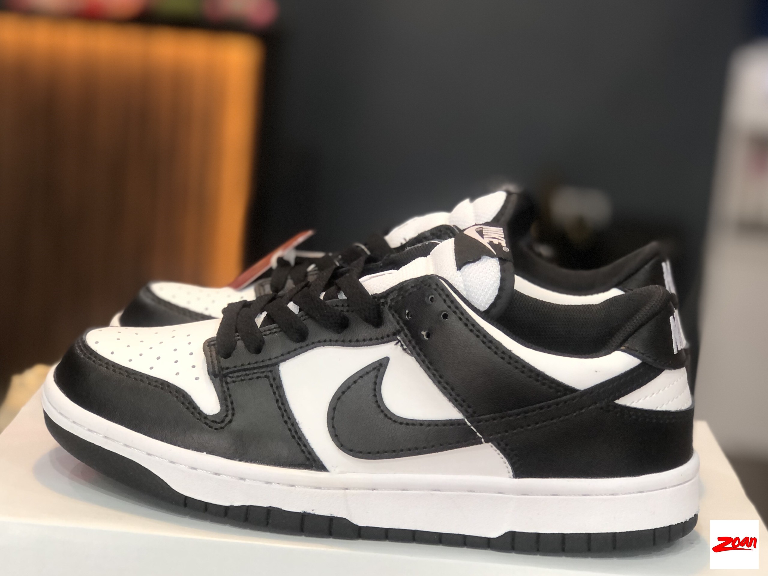 giày Nike, Nike Dunk Low Retro đen trắng